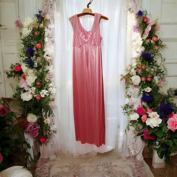 Vintage Sears PINK 100% Nylon Long Sleeping Gown Ladies Medium Romantic - Picture 2 of 6